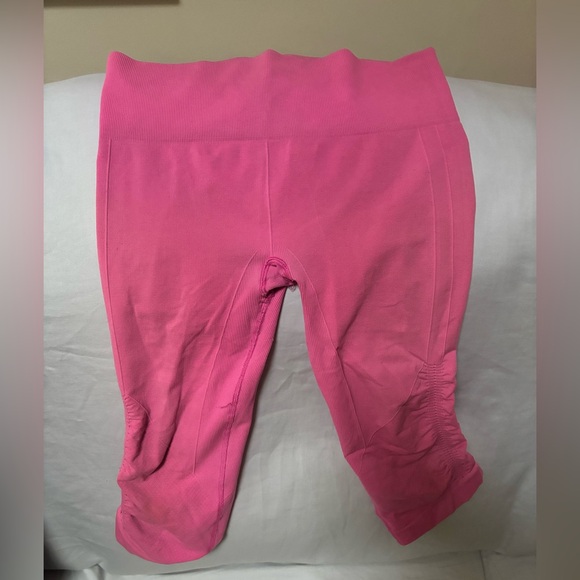 Lululemon Pink High-Waisted Leggings - Picture 1 of 2